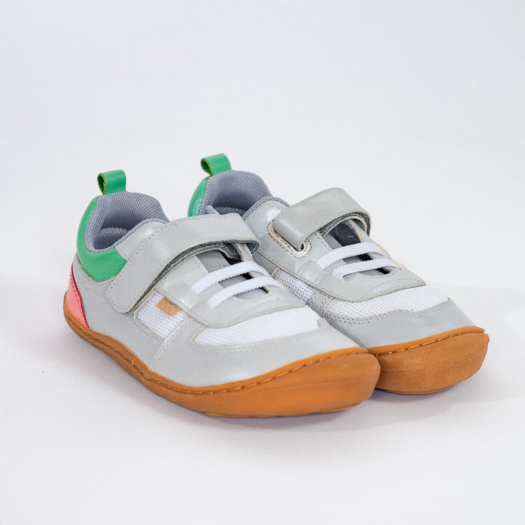 Tenis cuero barefoot plateado 1