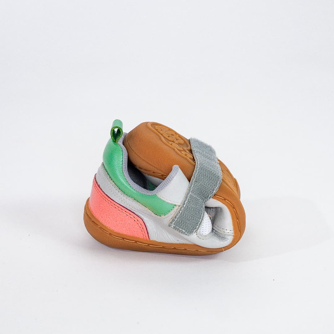 Tenis cuero barefoot plateado 6