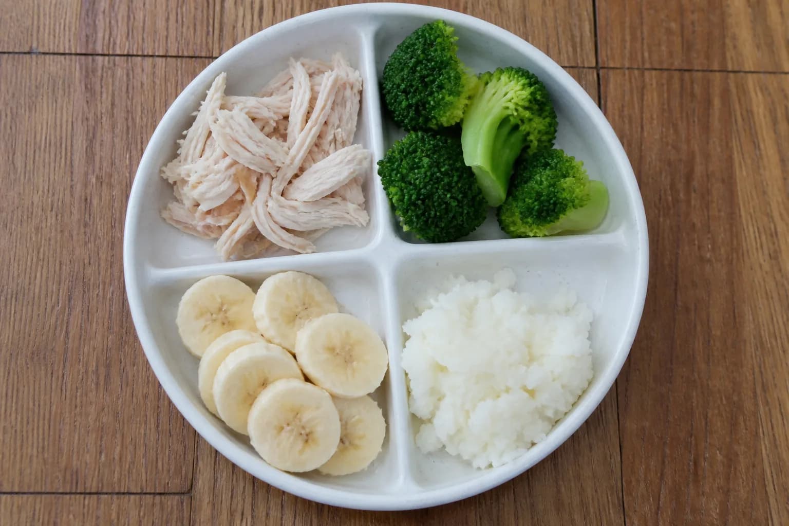 Plato con alimentos separados, no una papilla única