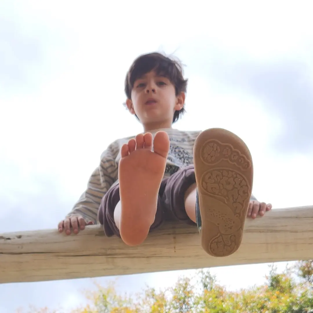 Zapatos con la forma natural del pie - Calzado respetuoso para niños